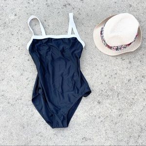 Tommy Bahama size 6 black swims suit w/ white trim